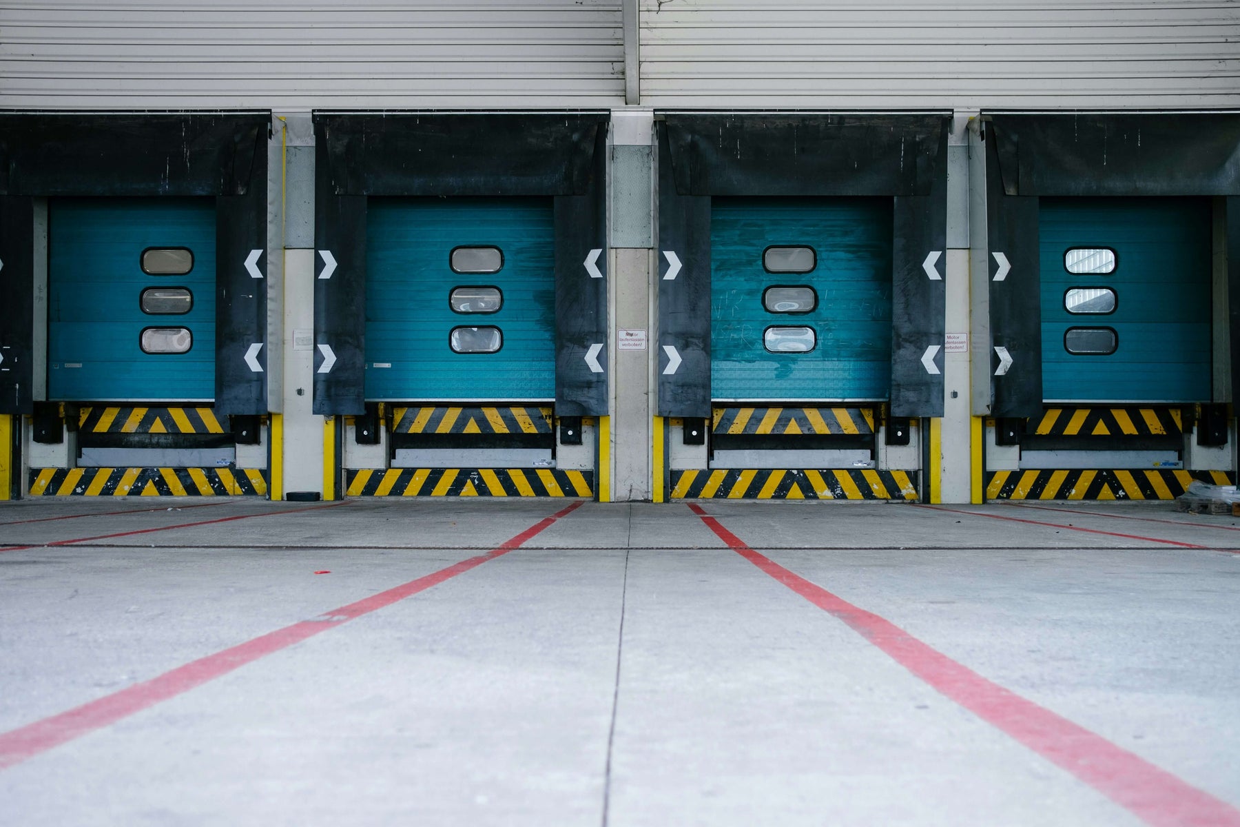 How Do Air Curtains for Warehouse Doors Work?